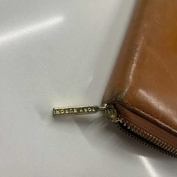 tory burch leather wallet - Picture 4 of 5
